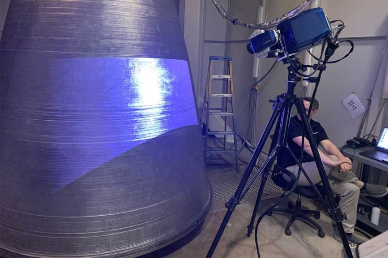 This part is scanned inside the DM3D printer using Hexagon’s StereoScan Neo...