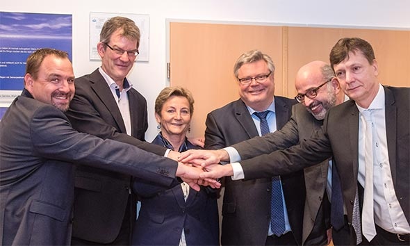 Contract signing in Ajka, Hungary: Gerold Grill, Managing Director SVI Austria;...