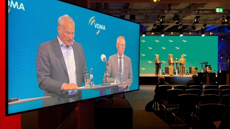 From left: VDMA President Karl Haeusgen and VDMA Chief Economist Dr. Ralph...