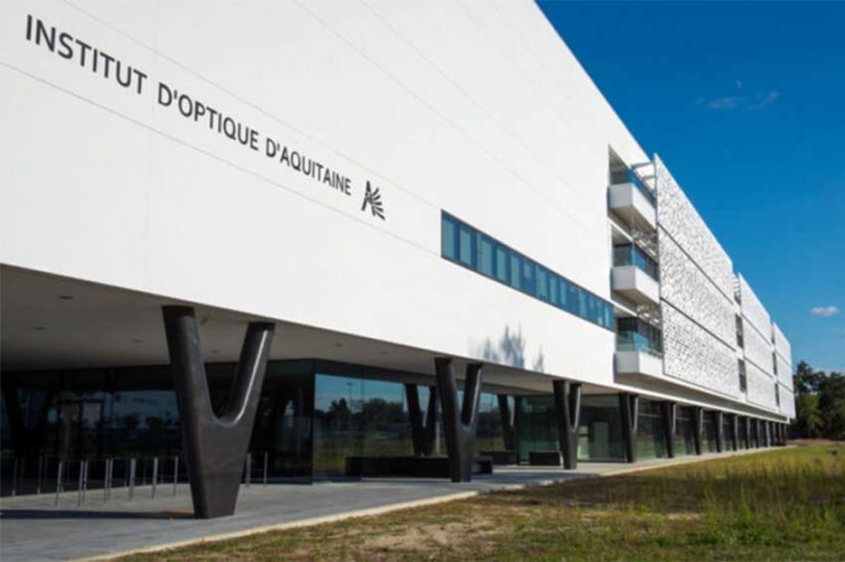 Blooms R&D and application lab resides in the Institut d’optique...