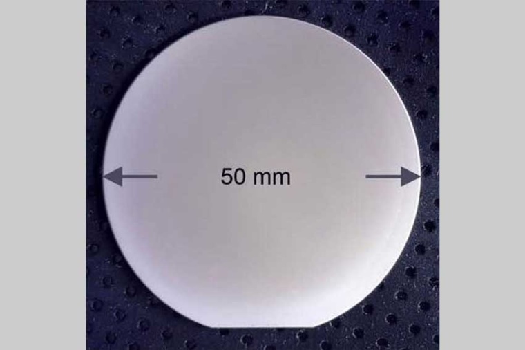 Overgrown diamond wafer with diameter of 2 (Source: Fh. IAF)