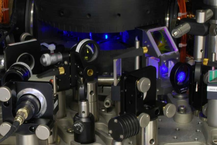 The central part of an optical atomic clock (Source: AQuRA / UvA)