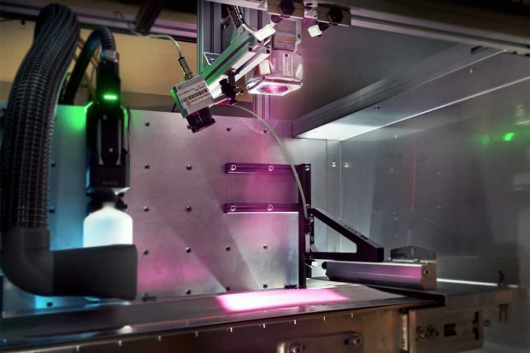 Laser drying system with large-area irradiation of the electrode (Source: Fh....