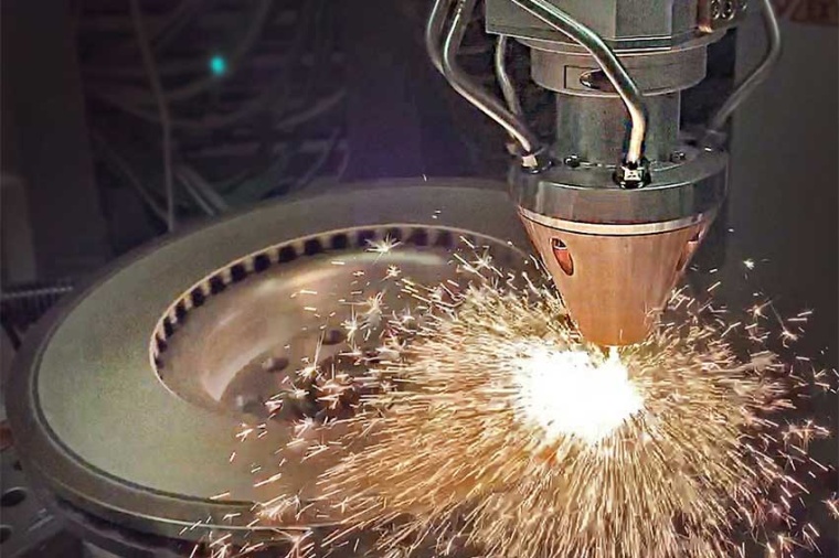 Powder-based laser coating of a brake disc (Source: Laserline)