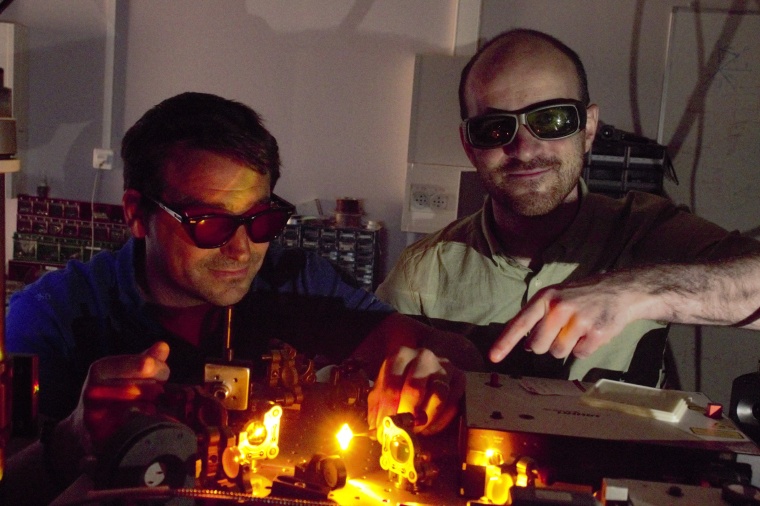 Dr Patrice Genevet (left) and Rémi Colom in the laboratory. (Source: CNRS)