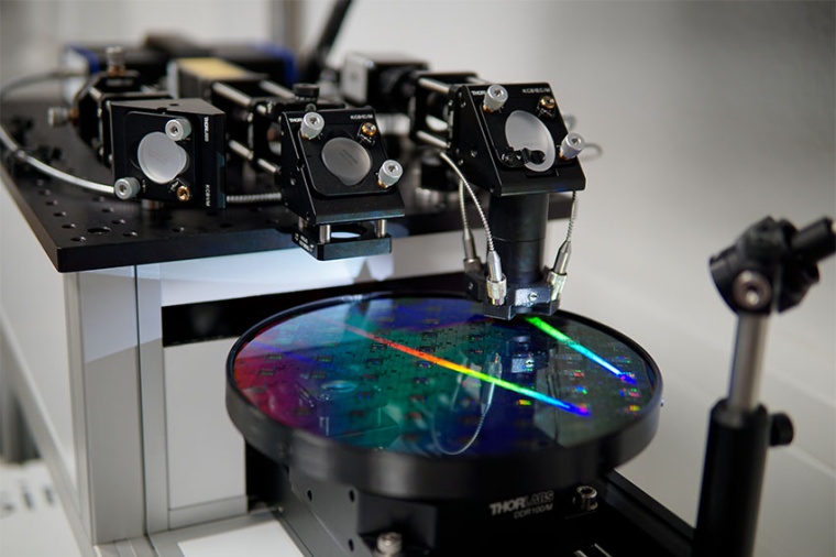 A hyperspectral measurement setup to analyze the surface quality of structured...