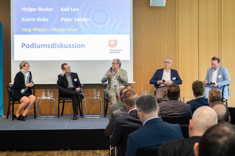 Panel discussion (l–r) Dr Katrin Kobe, Dr Peter Soldan, MP Dr Holger Becker,...