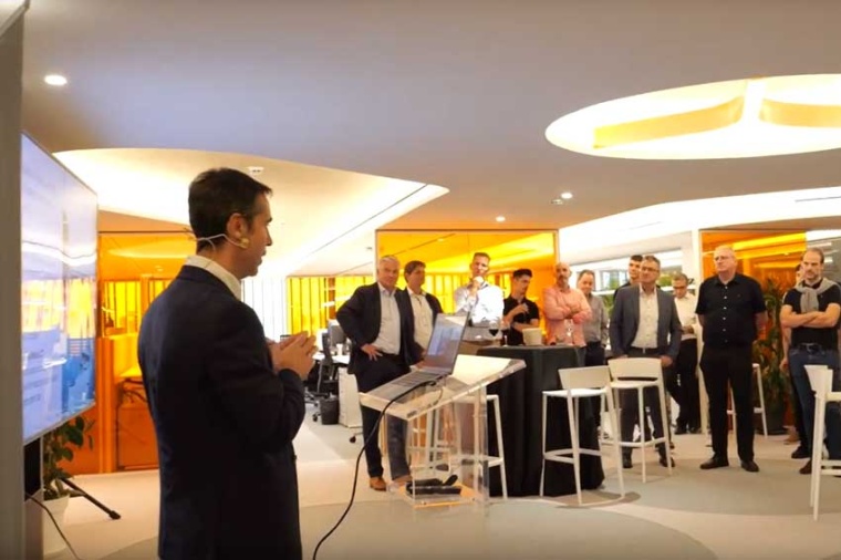 Rafael Serrano-Gotarredonda during his welcome speech (Source: AMS Osram)