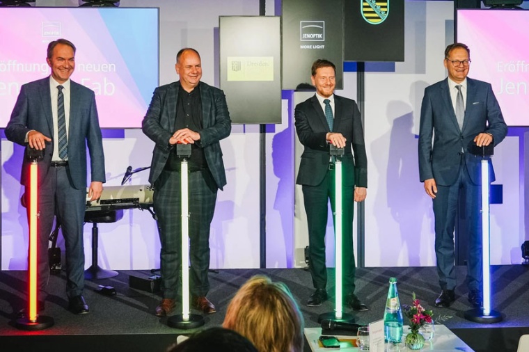 Opening in Dresden (l–r) Jenoptik executive board member Ralf Kuschnereit,...