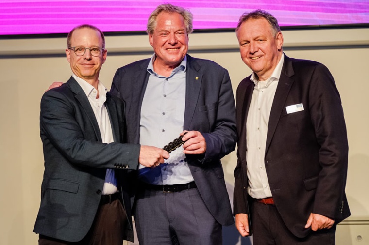 Change in the advisory board: Karsten Heuser and Michael Eichmann with Messe...
