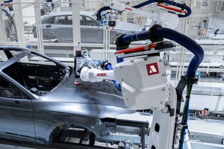 Detected paint defects can be automatically processed realized by Micro-Epsilon...