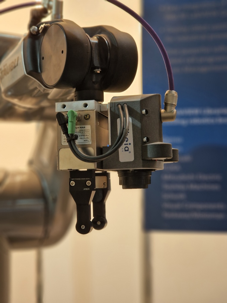 Theia’s IQ lens system integrated into robotics application. Image: Theia