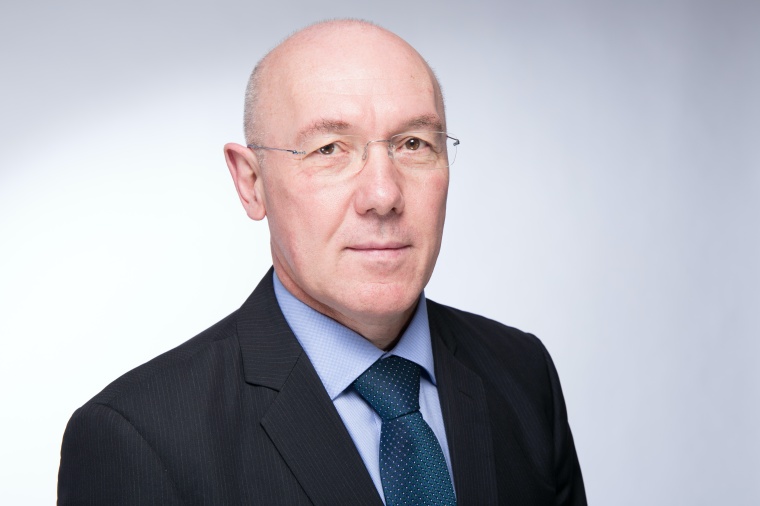 Dr. Wolfgang Ullrich. Bild: Schneider Kreuznach