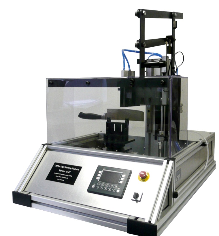 Die halbautomatische Maschine „Catra Tester“ überprüft Messer: Wie lange...