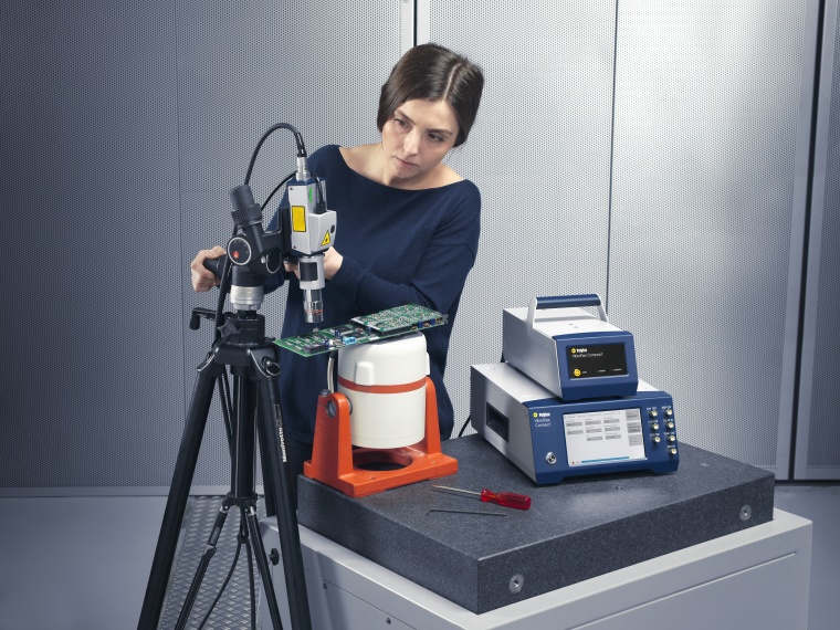 VibroFlex Compact mit optionalem Mikroskop-Objektiv für Detailbetrachtungen...