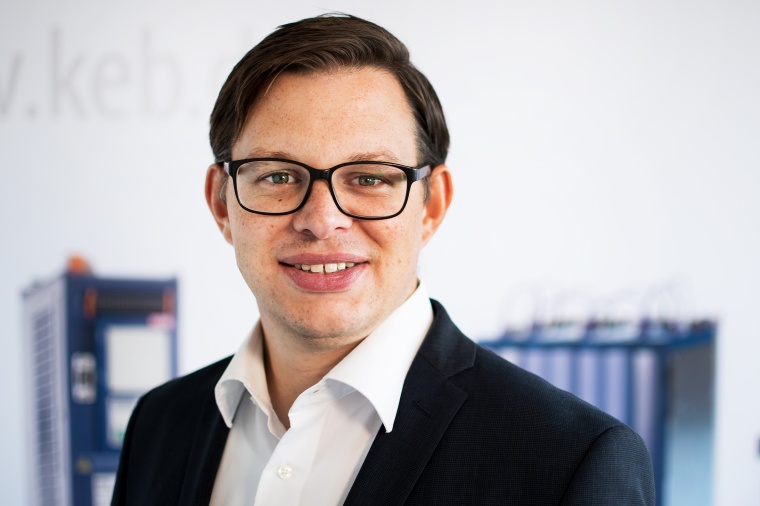 Thomas Peters leitet den Applikationsvertrieb bei KEB Automation.