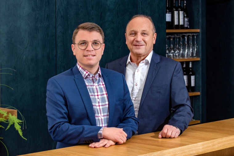 Raphael Binder, CEO von Syslogic; und Christian Binder,...