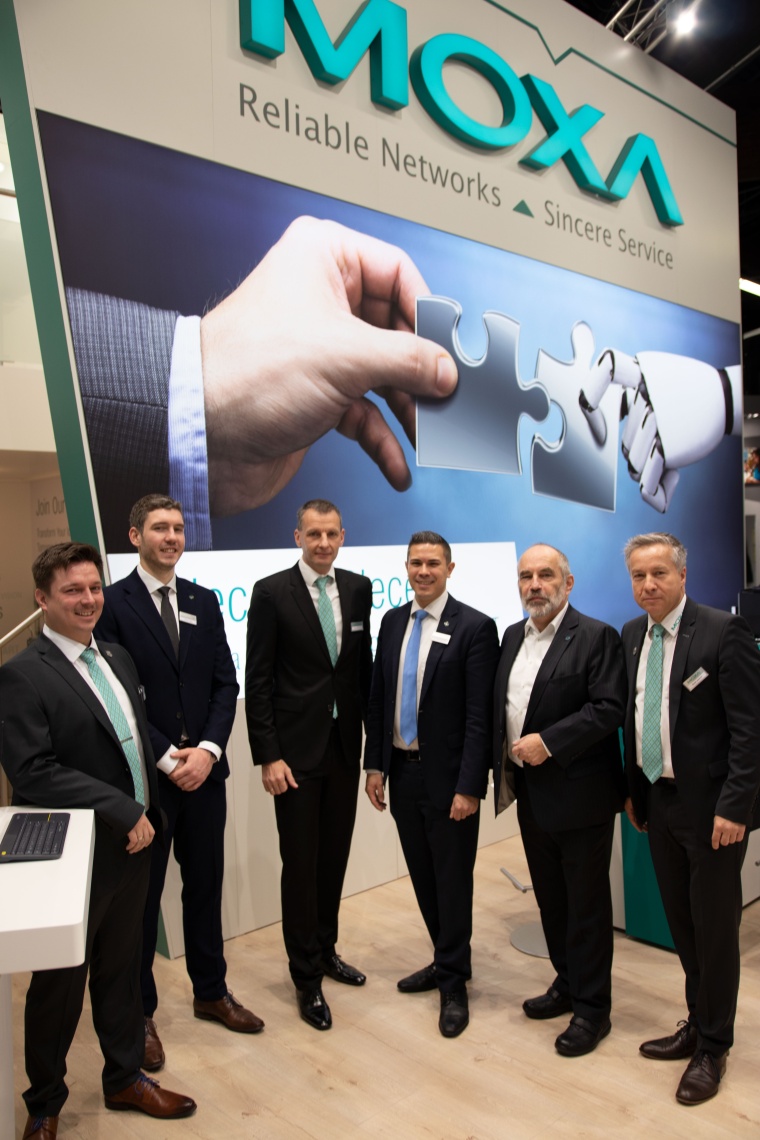 vlnr: Philipp Jauch, Business Development Manager Moxa Europe, Florian Löber,...
