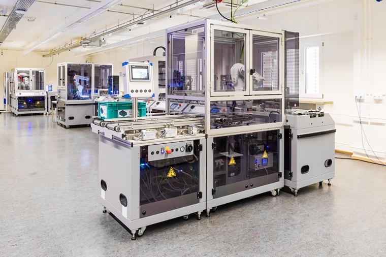 Industrial Internet of Things (IIoT) Test Bed mit Roboterzelle