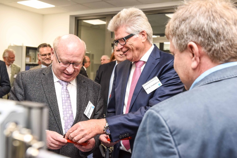 Landrat Wolfgang Schuster und Prof. Dr. Friedhelm Loh beim Besuch in der...