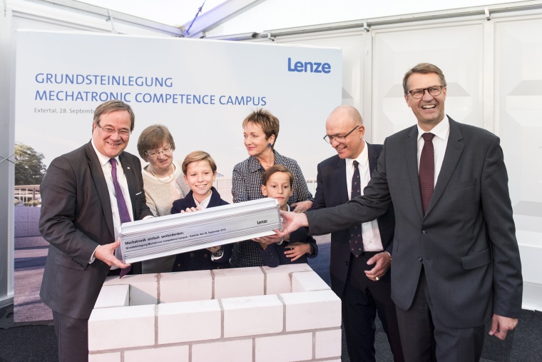 Lenze hat am 28. September in Anwesenheit des Ministerpräsidenten des Landes...