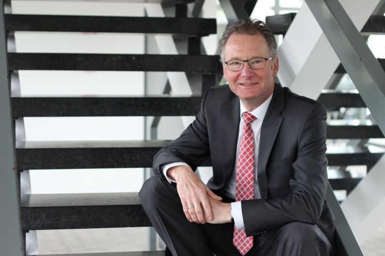 Roland Bent leitet die Arbeitsgruppe 6 „Standardisierung, Normung,...