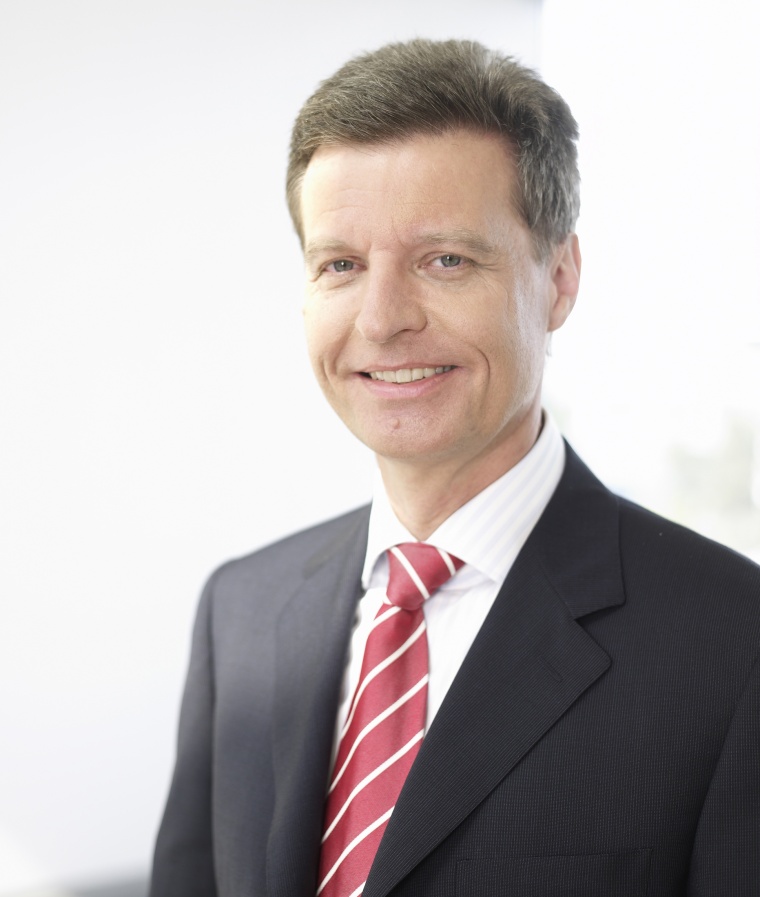 Dr. Udo Niehage ist neuer CEO der VDE Prüf- und Zertfizierungsinstituts GmbH...