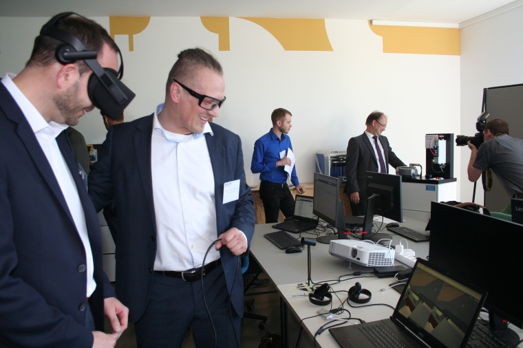 Präsentation von Projekten während der Eröffnung