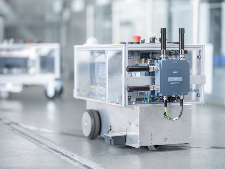 Mit dem Scalance MUM856-1 ist ab sofort der erste industrielle 5G-Router von...