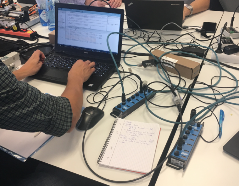 Auch so kann ein Master-Device-Test auf einem Interop-Workshop aussehen – es...