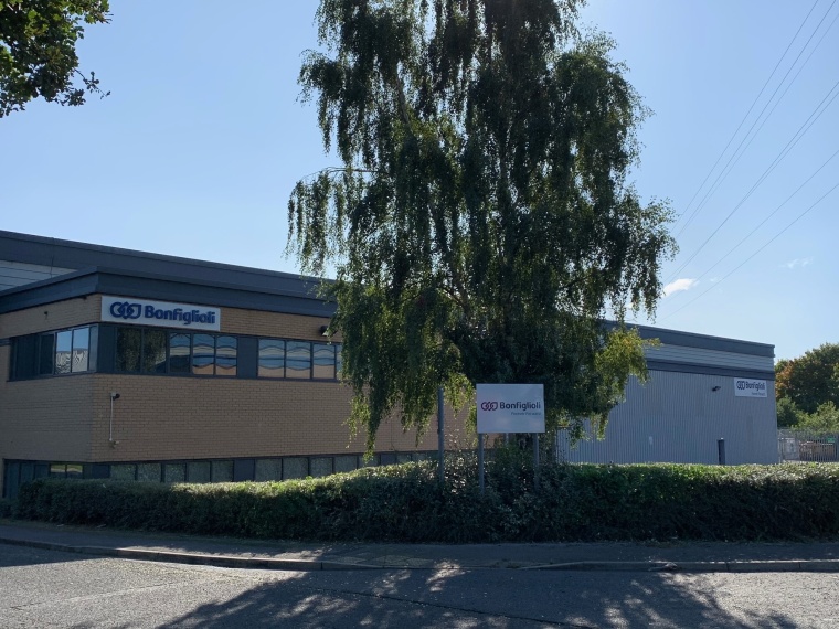 Die Niederlassung in Warrington UK umfasst etwa 2.400 m2 und feiert in diesem...