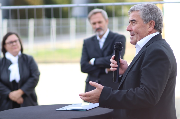 Edgar Keller (rechts), Leiter der Division Traction, hob in seiner Rede im...