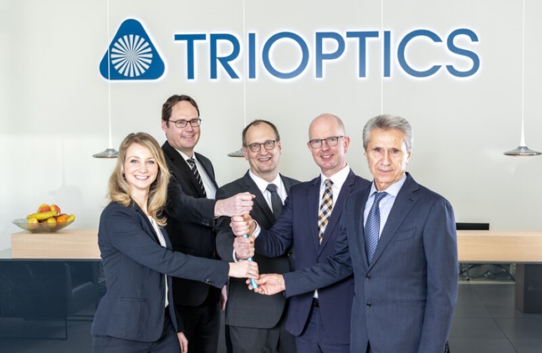 (v.l.n.r.) Kristin Holzhey, Simon Zilian, Dr. Stefan Krey, Jörn Lüthje, Eugen...