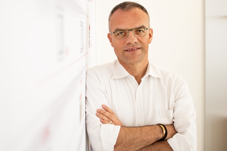 Marino Crippa ist der ehemalige Marketing- und Vertriebsdirektor von KEB...