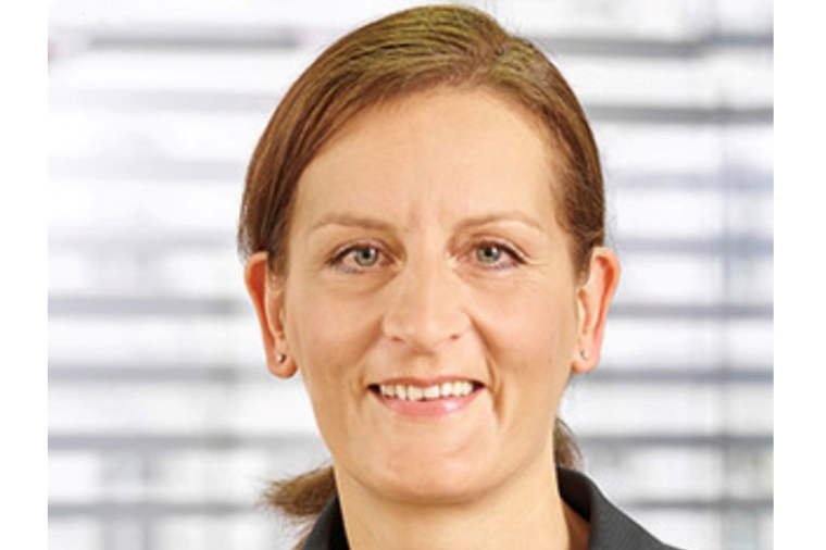 Doris Höpfl übernimmt Vorstandsressort Personal und Recht in der...