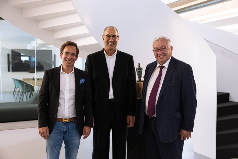 Markus Spanner (im Bild links), Chief Executive Officer PI Group, Laudator...