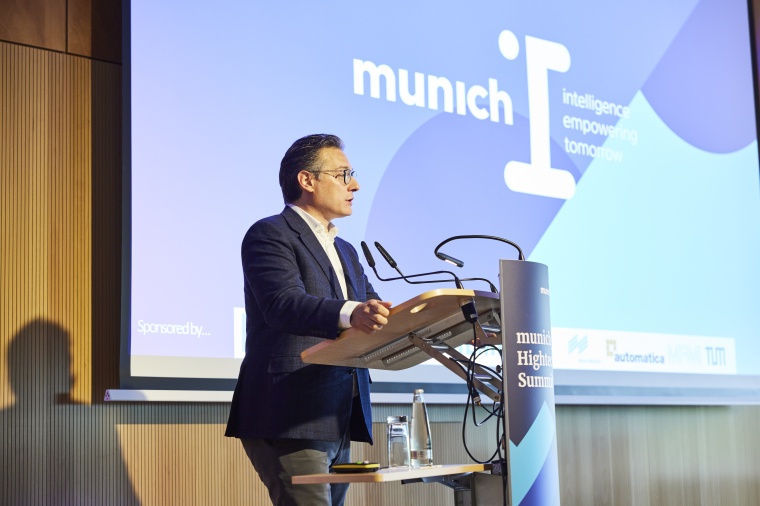 In vier Sessions beleuchten Vordenker aus Forschung und Industrie auf dem...