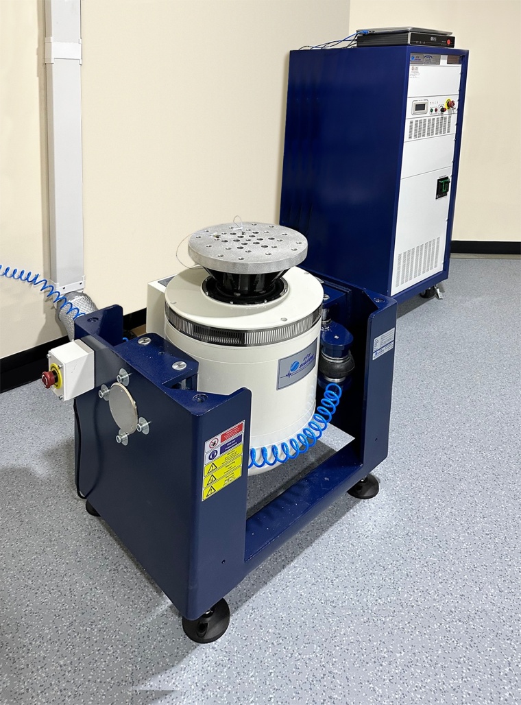 Der neue Vibrationsschüttler ETS MPA101-L215M des Unternehmens in Verbindung...