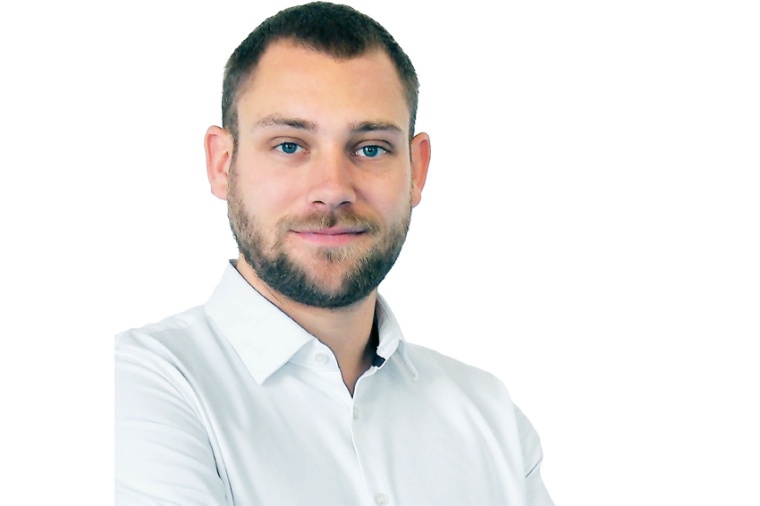 Im Gespräch: Marcus Flohberg, Produkt Manager für HV-Messtechnik. Bild: SAB...