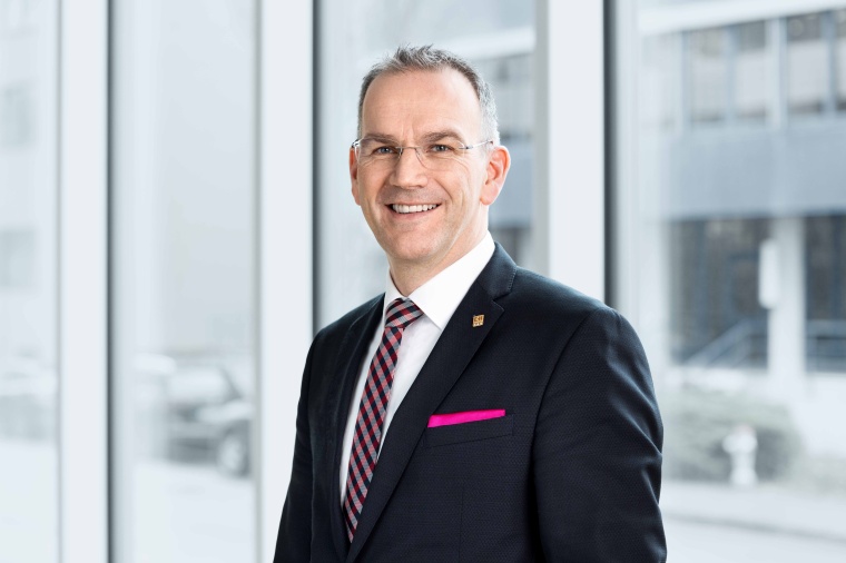 Der neue CEO Dr. Peter Selders will für Endress+Hauser auch 2024 die...