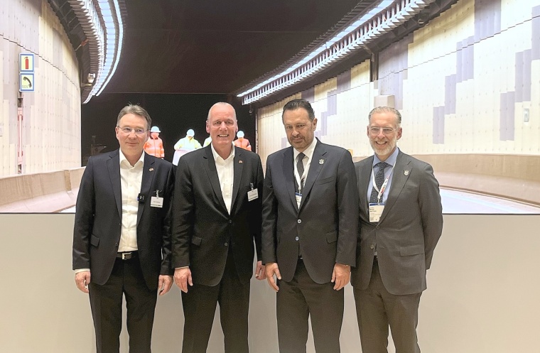 Anlässlich der Hannover Messe trafen sich Frank Stührenberg und Dirk...