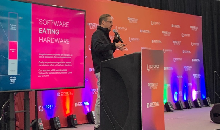 Nikolai Ensslen, President and CEO bei Synapticon, gab auf dem Robotics Summit...