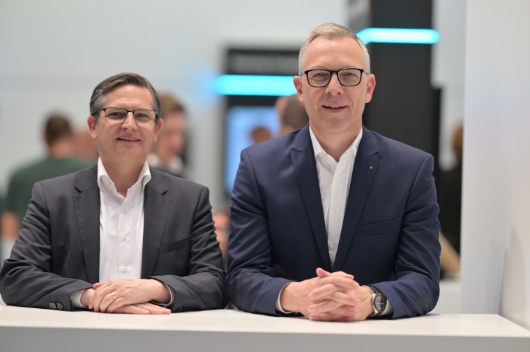 Dr. Michael Löbig (CFO, Hima Group) und Jörg de la Motte (CEO, Hima Group)....