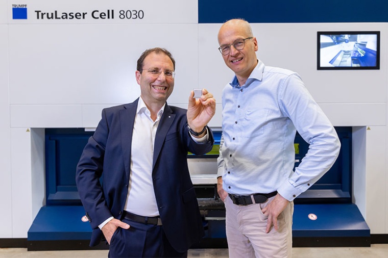Richard Bannmüller (l), CTO Trumpf Lasertechnik, und Harald Kröger,...