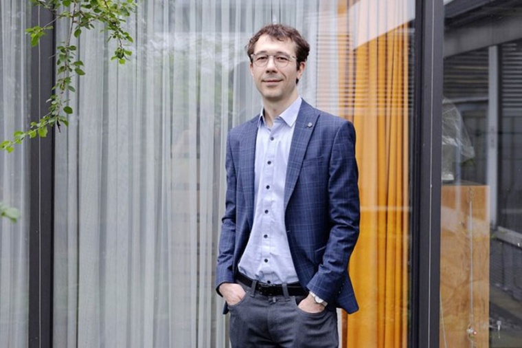 Prof. Dr. Malte Gather, Leiter des Humboldt Centre for Nano- and Biophotonics...