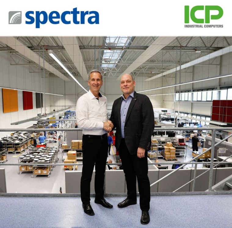Klaus Rottmayr (l.), Geschäftsführer von Spectra, und Harald Behnstedt,...