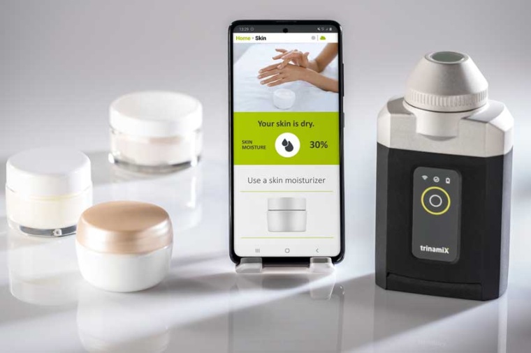 The first future smartphone use for an NIR spectroscopy solution might be in...