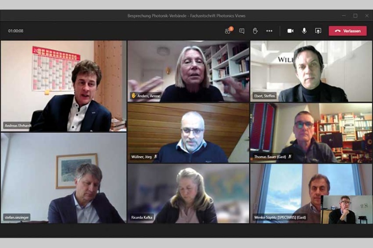Thomas Bauer and Andreas Ehrhardt (OptecNet), Prof Stefan Sinzinger and Ricarda...