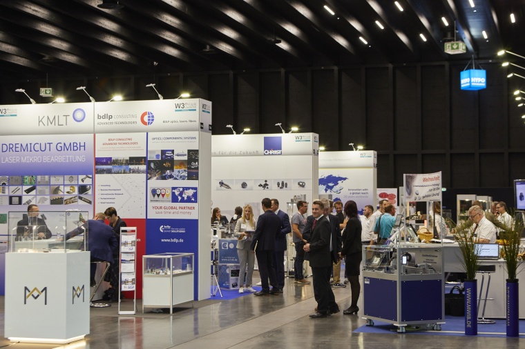 Die Optik-, Photonik-, Elektronik- und Mechanik-Fachmesse „W3+ Fair...