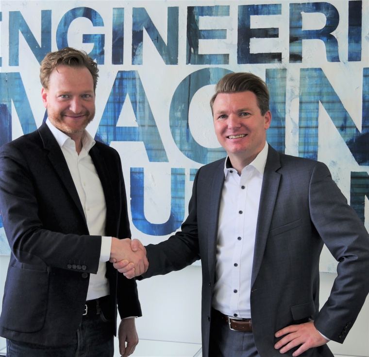 Since February, Daniel Otto (r.) has been Chief Revenue Officer at Framos and...